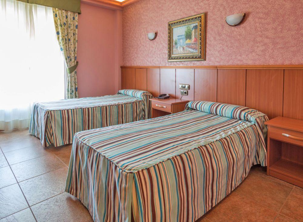 Hotel Real De Castilla トルデシリャス エクステリア 写真