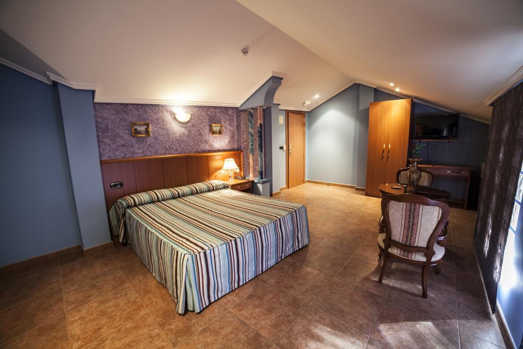 Hotel Real De Castilla トルデシリャス 部屋 写真