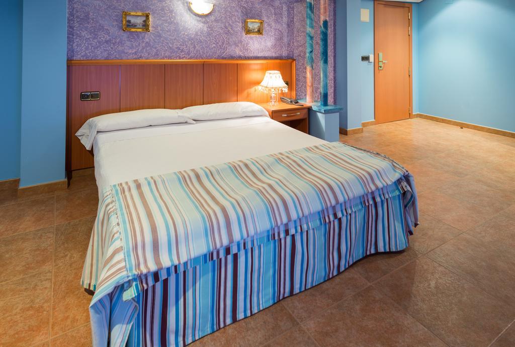Hotel Real De Castilla トルデシリャス 部屋 写真