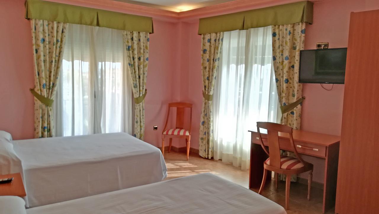 Hotel Real De Castilla トルデシリャス エクステリア 写真