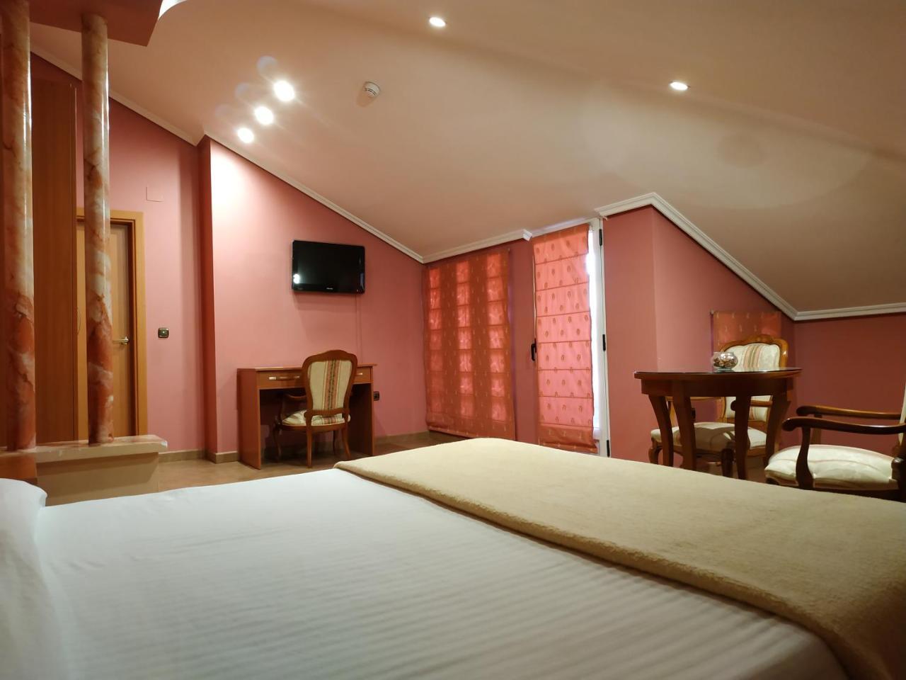 Hotel Real De Castilla トルデシリャス エクステリア 写真