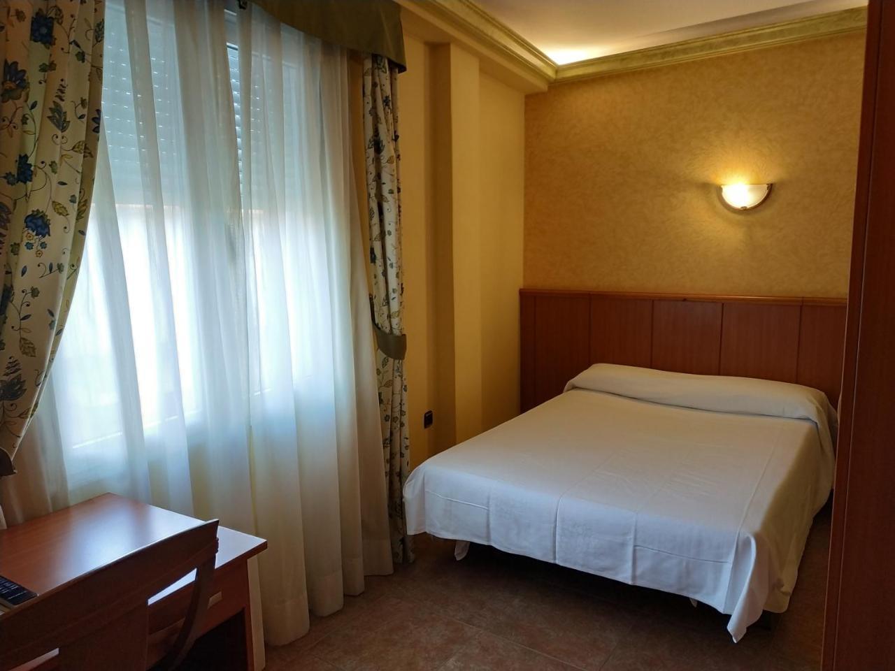 Hotel Real De Castilla トルデシリャス エクステリア 写真