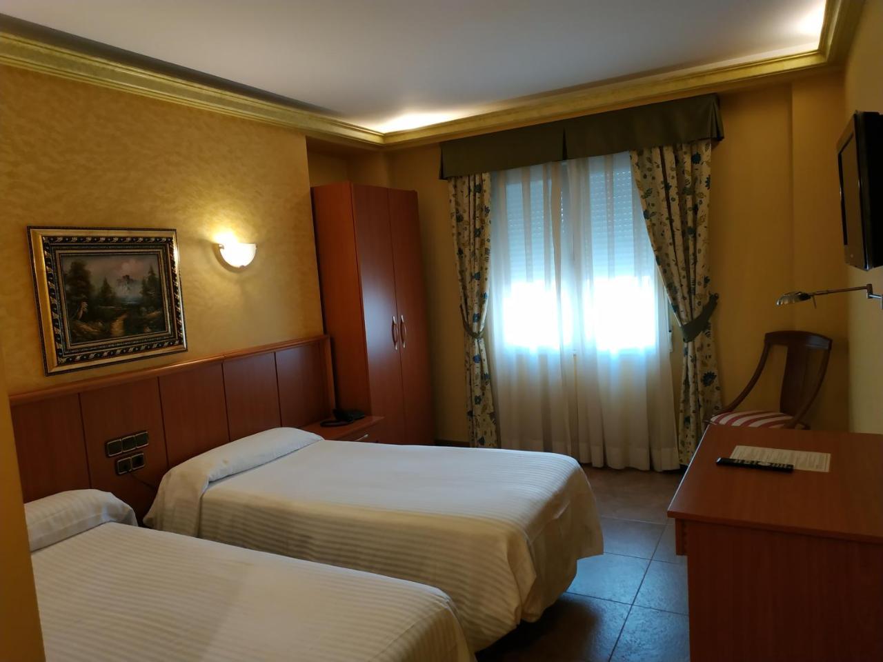 Hotel Real De Castilla トルデシリャス エクステリア 写真
