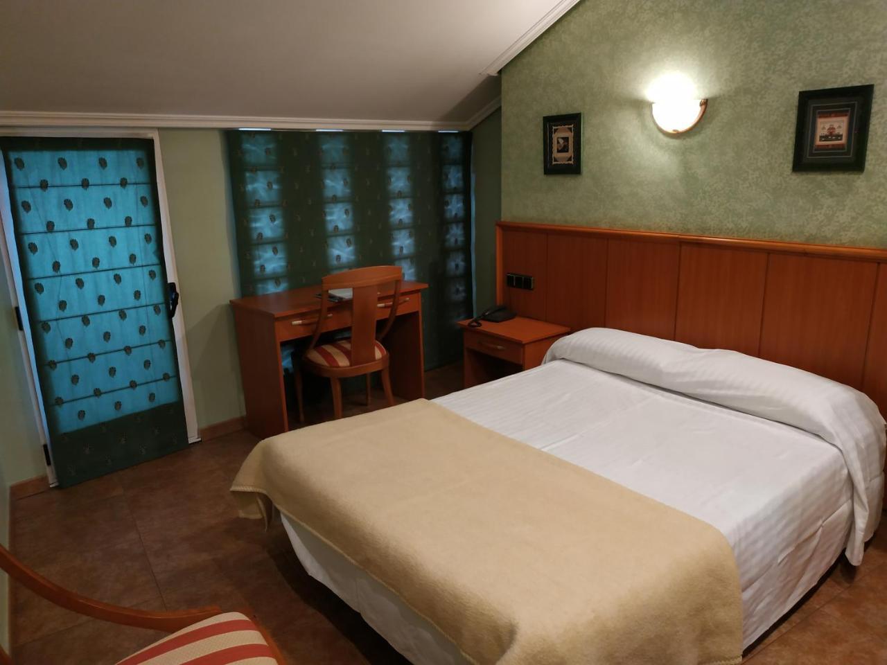 Hotel Real De Castilla トルデシリャス エクステリア 写真